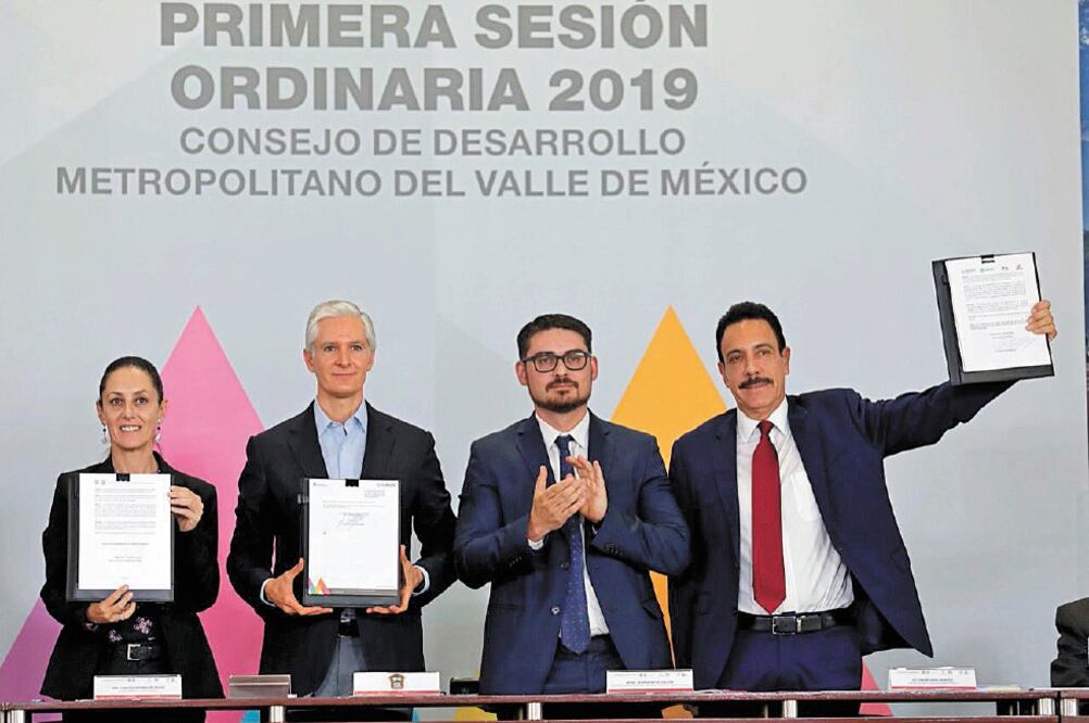 Claudia Sheinbaum, jefa de Gobierno de la CDMX; Alfredo del Mazo, gobernador del Estado de México; Román Meyer Falcón, titular de la Sedatu, y Omar Fayad, gobernador del estado de Hidalgo. Foto: ESPECIAL