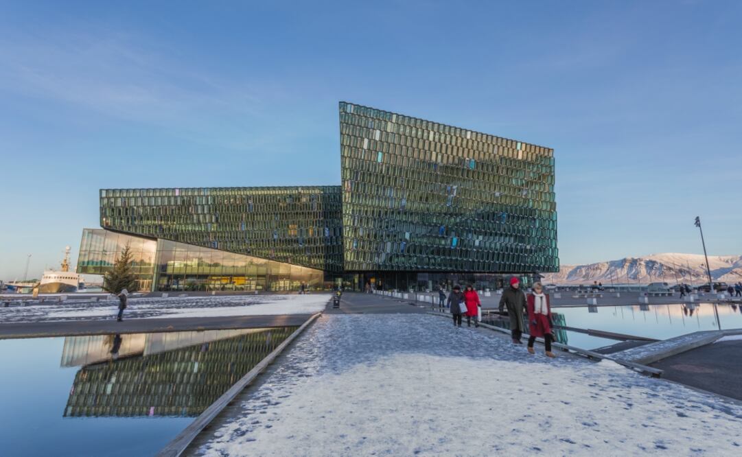 Visita la sala de conciertos Harpa. (Foto: iStock)