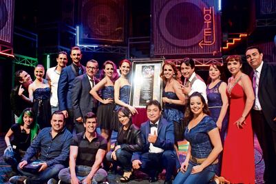 'Mentiras' devela placa a ritmo de Ángeles Azules