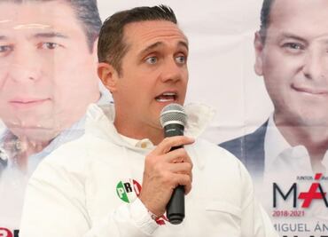 "Fuera el PRI, fuera el PRI", gritan a Adrián Rubalcava en la UAM Cuajimalpa