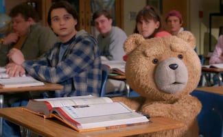 ¿Qué ver?: “Ted”, una serie sobre inmadurez y amistad 