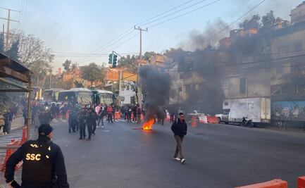Protestan en El Capulín; vecinos exigen que les entreguen dictámenes de daños en casas por el Tren Interurbano México-Toluca