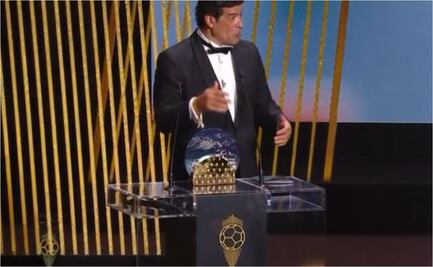 Un campeón del mundo invita a votar por Lula en Brasil durante la entrega del Balón de Oro