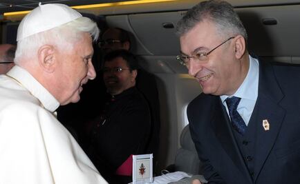 Papa Francisco desplaza a su médico personal