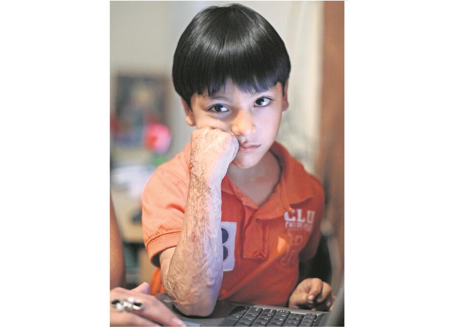 César Fernando toma clases en el Taller de Artes Plásticas Cezanne. Foto: LUIS CORTÉS. EL UNIVERSAL