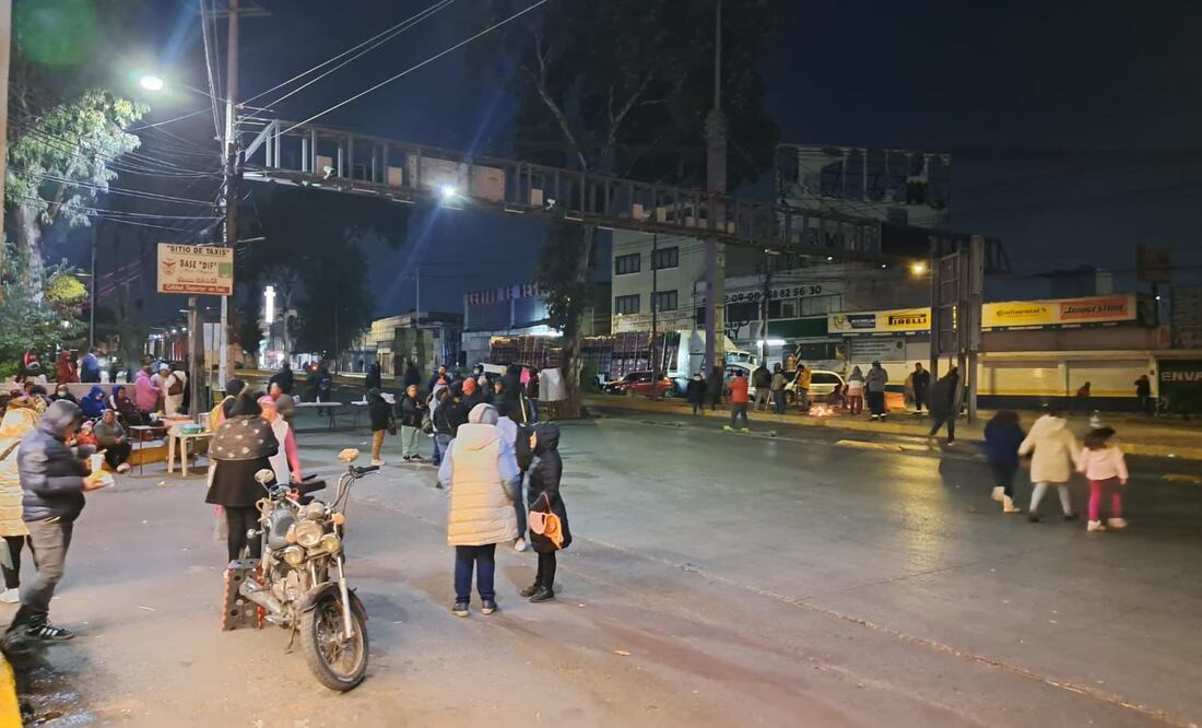 Por el incumplimiento del pago de sus prestaciones laborales se prevé que los trabajadores salgan a las calles otra vez a protestar para presionar a las autoridades locales. Foto Especial/El Universal