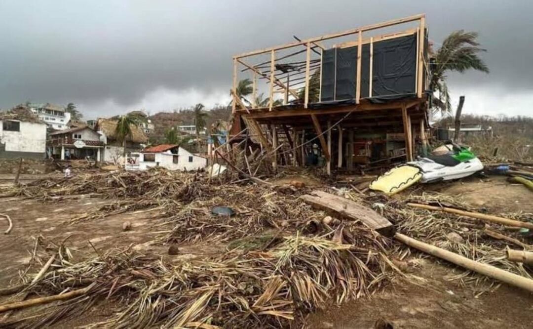 El presidente Andrés Manuel López Obrador destinó recursos por mil 200 millones a los 31 municipios afectados por el huracán en 2022. Foto: Archivo