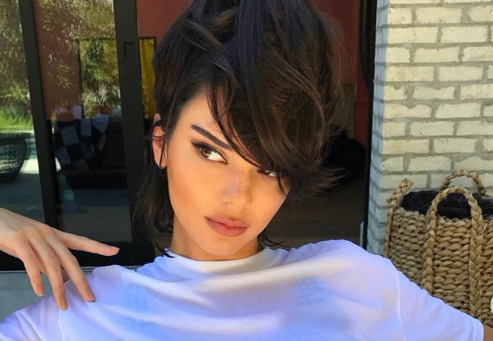 La supermodelo llevó un bikini neón y lució fabulosa. Foto: Instagram