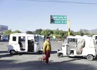 Transportistas paralizan Oaxaca con bloqueos