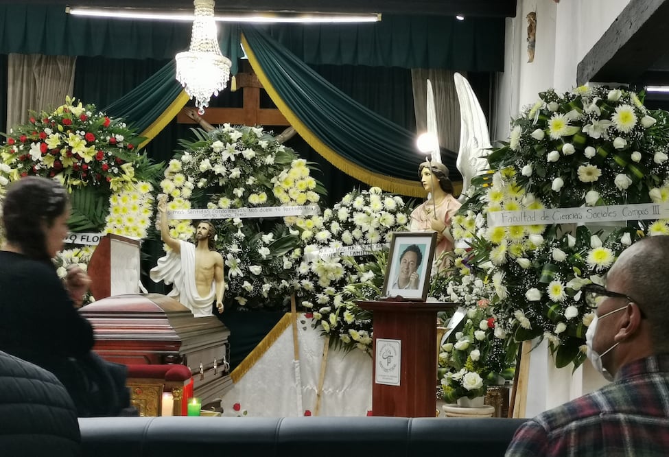 El cuerpo de Fredy López Arévalo es velado por sus familiares y amigos en San Ramón. FOTOS: Cortesía