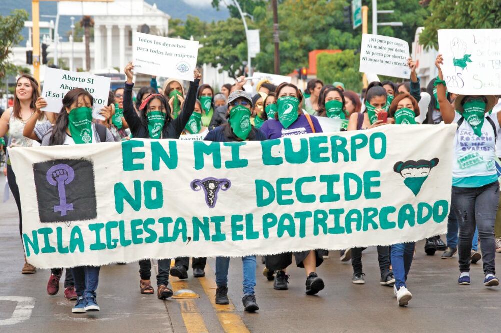 El movimiento feminista Marea Verde exige que a las mujeres se les garantice el derecho a decidir sobre sus cuerpos. Foto: ARCHIVO EL UNIVERSAL