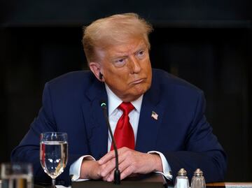 Se desploma aprobación de Trump a 40% por manejo de redadas migratorias; 55% desaprueba su gestión