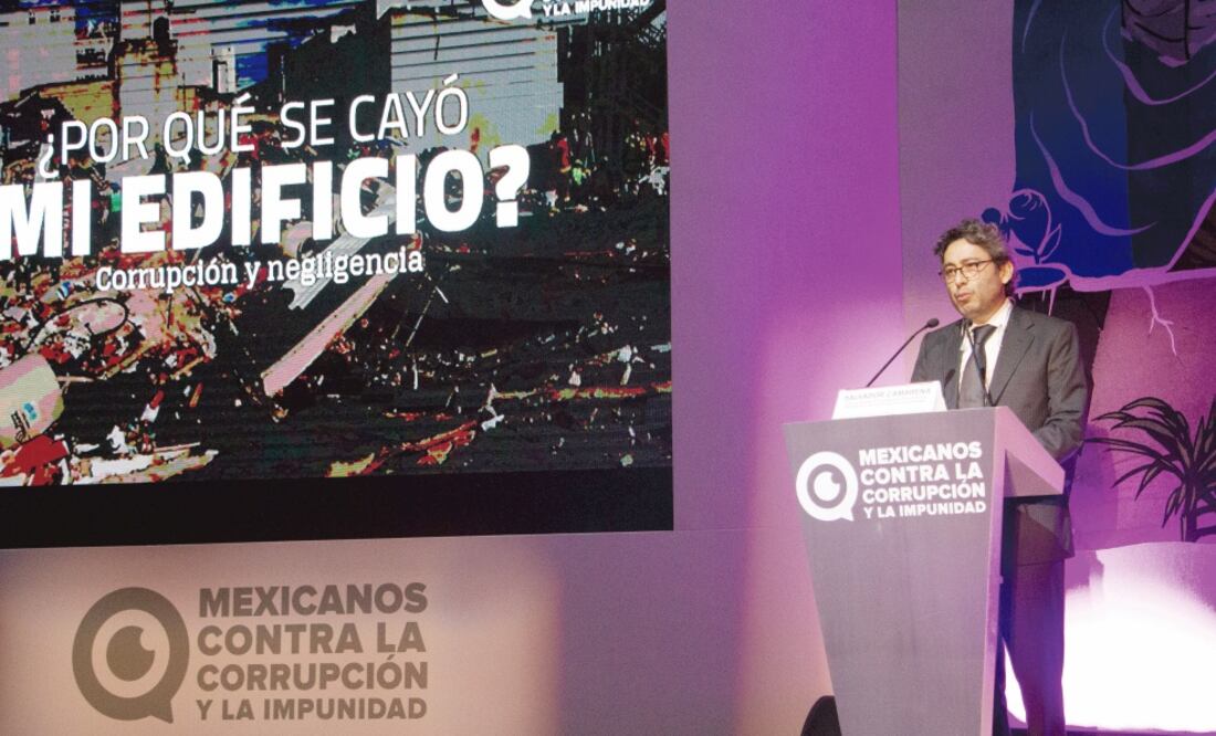 La agrupación Mexicanos Contra la Corrupción y la Impunidad denuncia opacidad en la Secretaría de Desarrollo Urbano y las delegaciones Benito Juárez, Coyoacán y Gustavo A. Madero por no informar sobre los usos de suelo. Foto: CUARTOSCURO