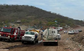 Grupo de 120 personas combaten incendio en basurón municipal de Mazatlán; Profepa lo clausura