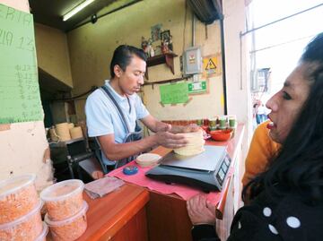 Sube entre uno y tres pesos kilo de tortilla, reportan
