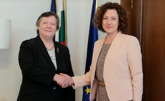 Hallan muerta a embajadora de Portugal en Bulgaria; no tenía signos de violencia