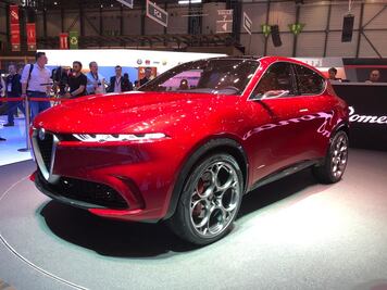 Alfa Romeo presenta su primera SUV híbrida