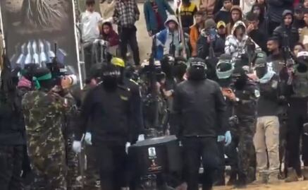 Israel califica de “monstruo” a Hamas por exponer féretros con restos de 4 rehenes; “destruiremos a los asesinos”, afirma Netanyahu