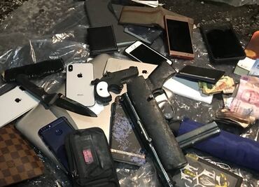 Banda asalta Starbucks con metralleta; se llevan iPhones y Mac´s