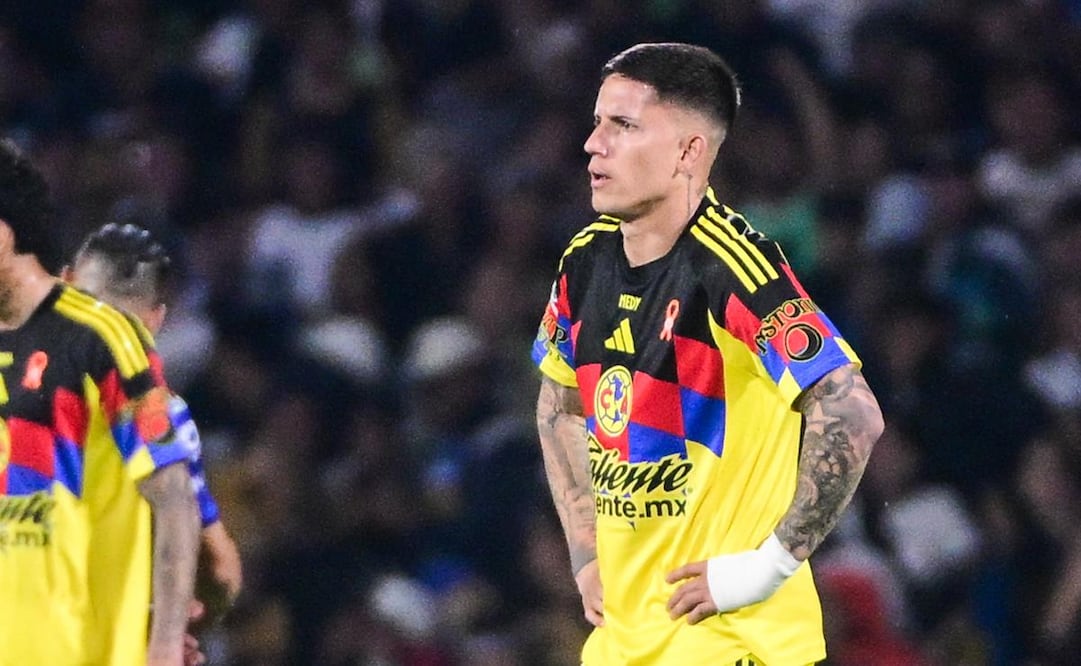 Brian Rodríguez realiza gestos obscenos en partido vs Pumas / Foto: Imago7