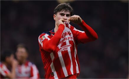 Chivas aplasta al Atlas y se lleva el Clásico Tapatío con un triplete de Armando 'La Hormiga' González