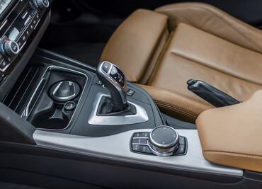 Por qué no debes usar siempre el freno de mano en invierno