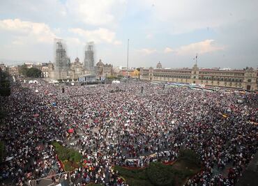 ¿Ni el Zócalo llenaron? Discuten en redes por asistencia a marcha de AMLO