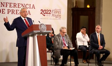 Califica AMLO de “infame” cuestionar que médicos cubanos vengan a ayudar al sistema de salud