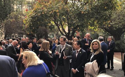 Llegan embajadores y cónsules a Palacio Nacional para reunirse con AMLO, entre ellos expriistas Fayad y Pavlovich