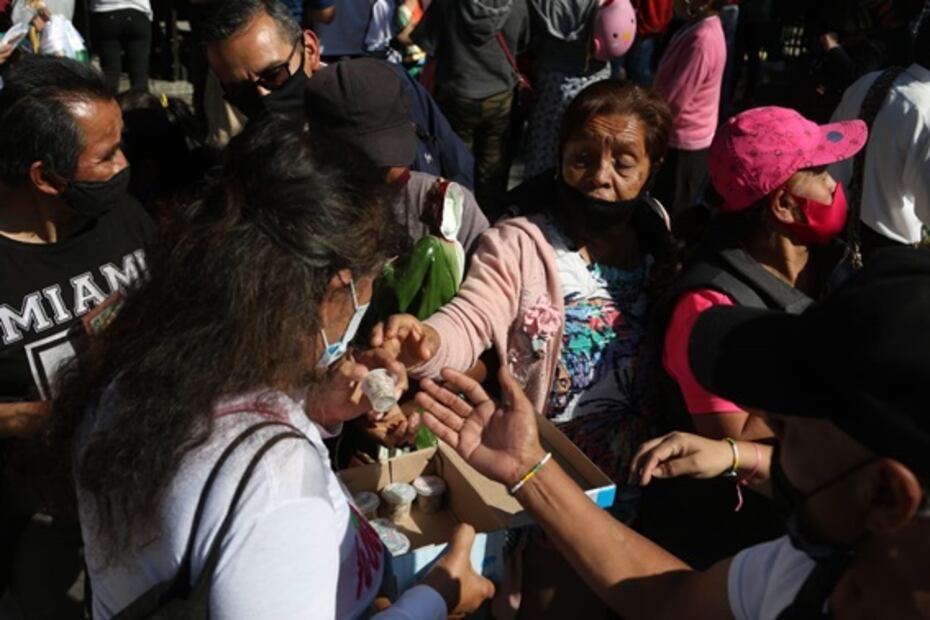 Devotos de San Judas Tadeo acuden a cumplir mandas y rezar por su salud, a pesar del Covid