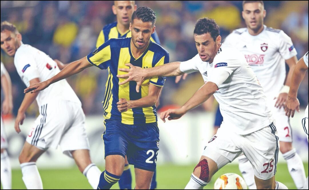 El mexicano podría regresar al futbol español | Agencias 