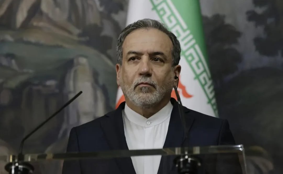 El ministro de Asuntos Exteriores de Irán, Abbas Araghchi, asiste a una rueda de prensa conjunta con el ministro de Asuntos Exteriores de Rusia tras sus conversaciones en Moscú, Rusia, el 18 de abril de 2025. Foto: EFE