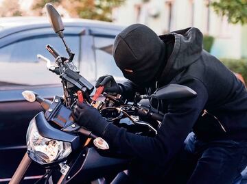 Gobierno de CDMX presenta estrategia contra robo de autos, motos y autopartes