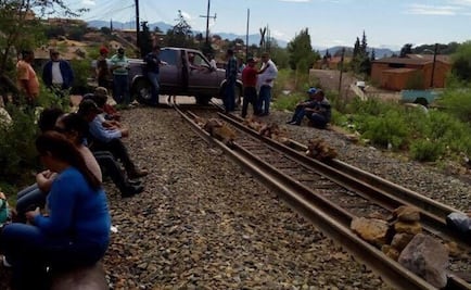 Sindicato bloquea tren y acceso a mina en Sonora