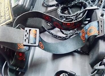 Detienen a tres con radios y marihuana