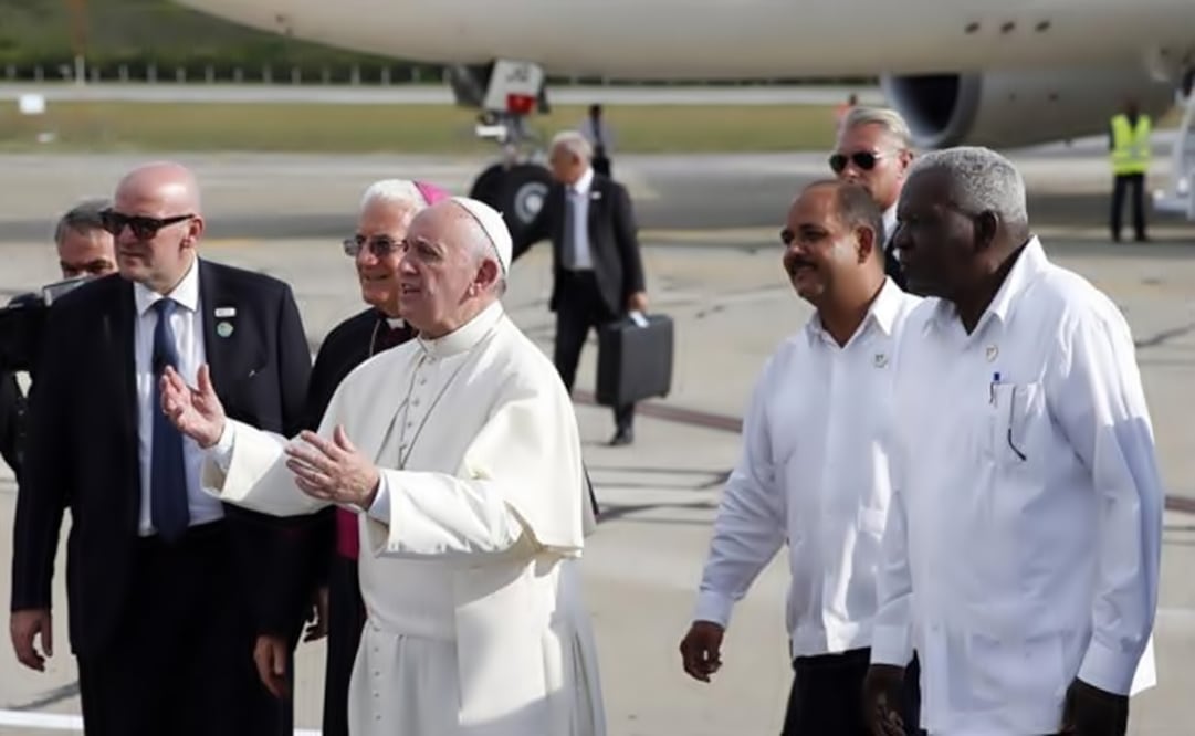 Previously, Francis visited the city of Holguin, ending with a blessing for Cuba's fourth-largest city from the Hill of the Cross, a pilgrimage site overlooking the area. (Photo: EFE)
