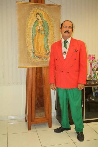 Chenel, el extravagante alcalde de los clavados y el parapente