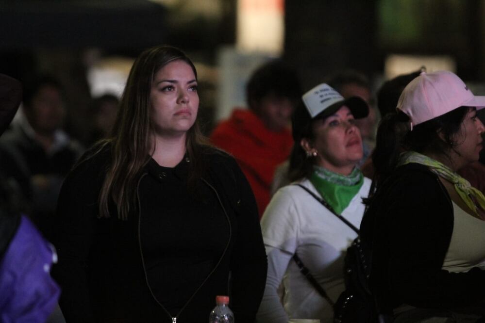 Rostros después de la aprobación de la Reforma Judicial en el plantón de trabajadores del Poder Judicial en paseo de la Reforma. Fotos: Francisco Rodríguez / EL UNIVERSAL