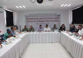 Instalan mesa de diálogo para la pacificación de Guerrero; pobladores de las distintas comunidades entregaron sus peticiones