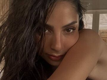 María Chacón impacta con sexy vestido gótico