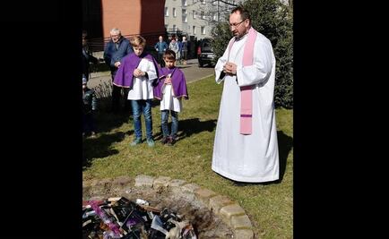 Sacerdote se disculpa por haber quemado libros de "Harry Potter" 