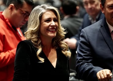 Diputada del PAN ironiza con receta del "atole del Bienestar"; acusa a Morena de "envenenar" la democracia