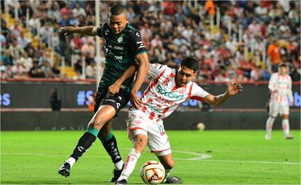 Necaxa y Santos Laguna empatan en infumable partido en Aguascalientes  