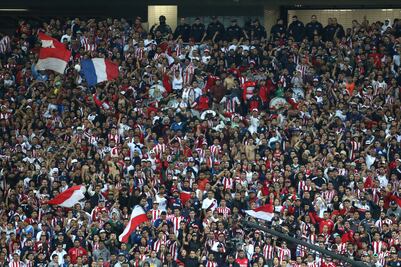 Líderes de barras de Chivas hacen negociazo