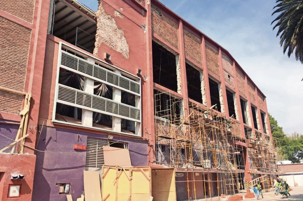 Las instalaciones de Estudios Churubusco fueron afectados por el sismo, se derrumbaron 12 muros de diversos foros. (ABIDA VENTURA. EL UNIVERSAL)