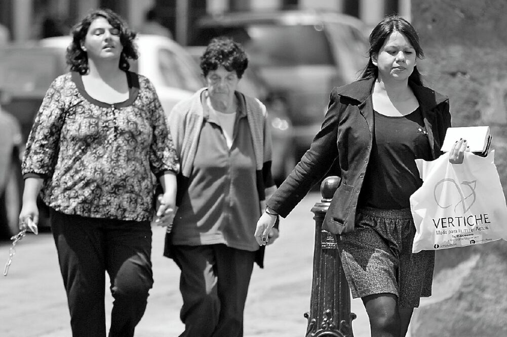 El gobierno de Querétaro se compromete a destinar recursos y fortalecer programas y acciones de atención a la mujer.