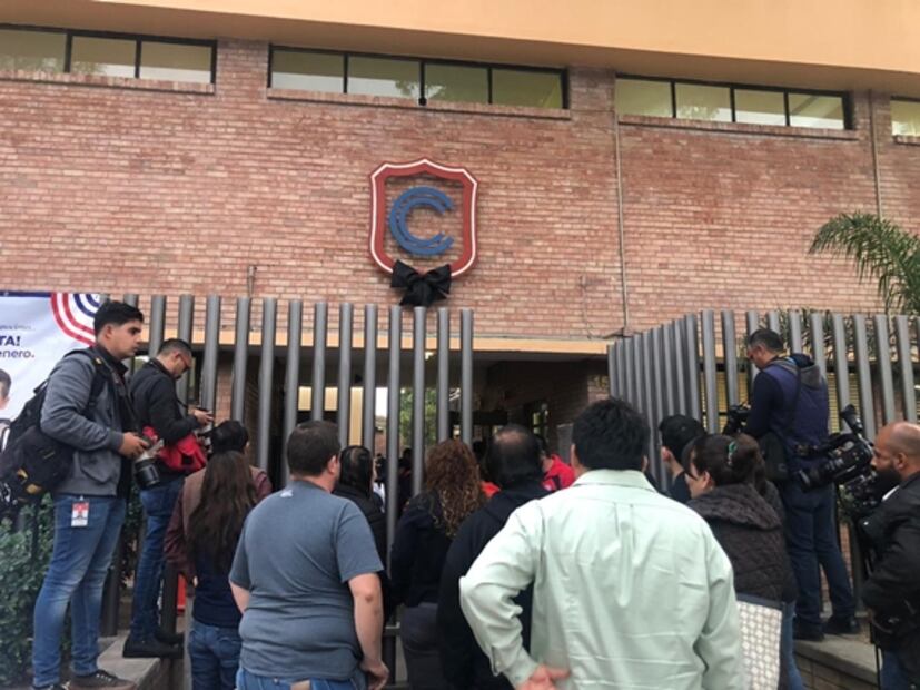 Colegio Cervantes regresa a clases tras tragedia; instalan detectores de metales y revisión de mochilas