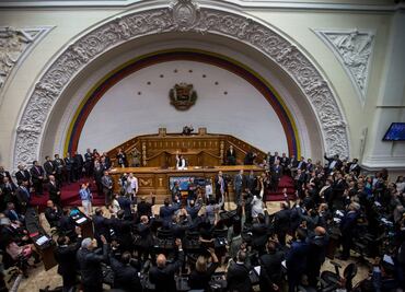 Parlamento venezolano promoverá proceso contra Nicolás Maduro