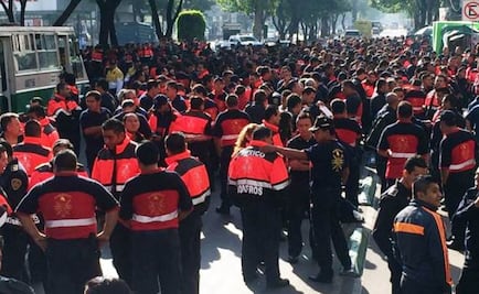 Bomberos protestan en la Junta de Conciliación y Arbitraje