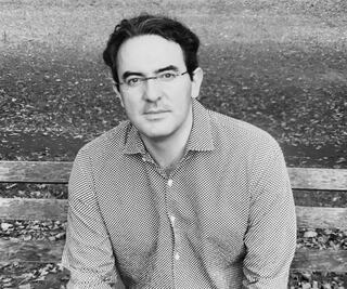 "Que se cuenten todas las historias que dejó la guerra": Juan Gabriel Vásquez